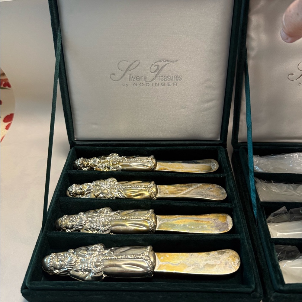 Godinger Santa Silverplate Handle Knife Set, 2 sets of 4